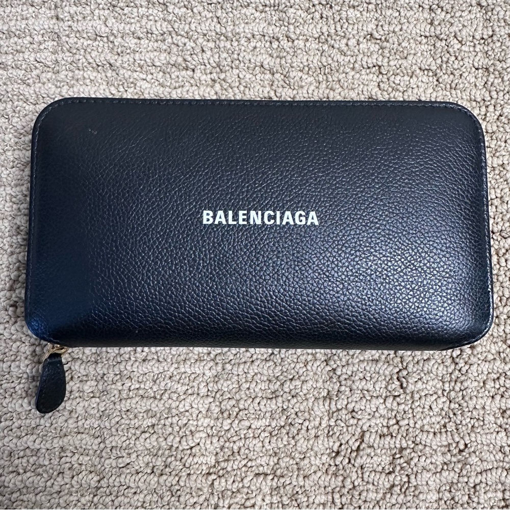 Balenciaga Black Cash Continental Wallet - Picture 2 of 4